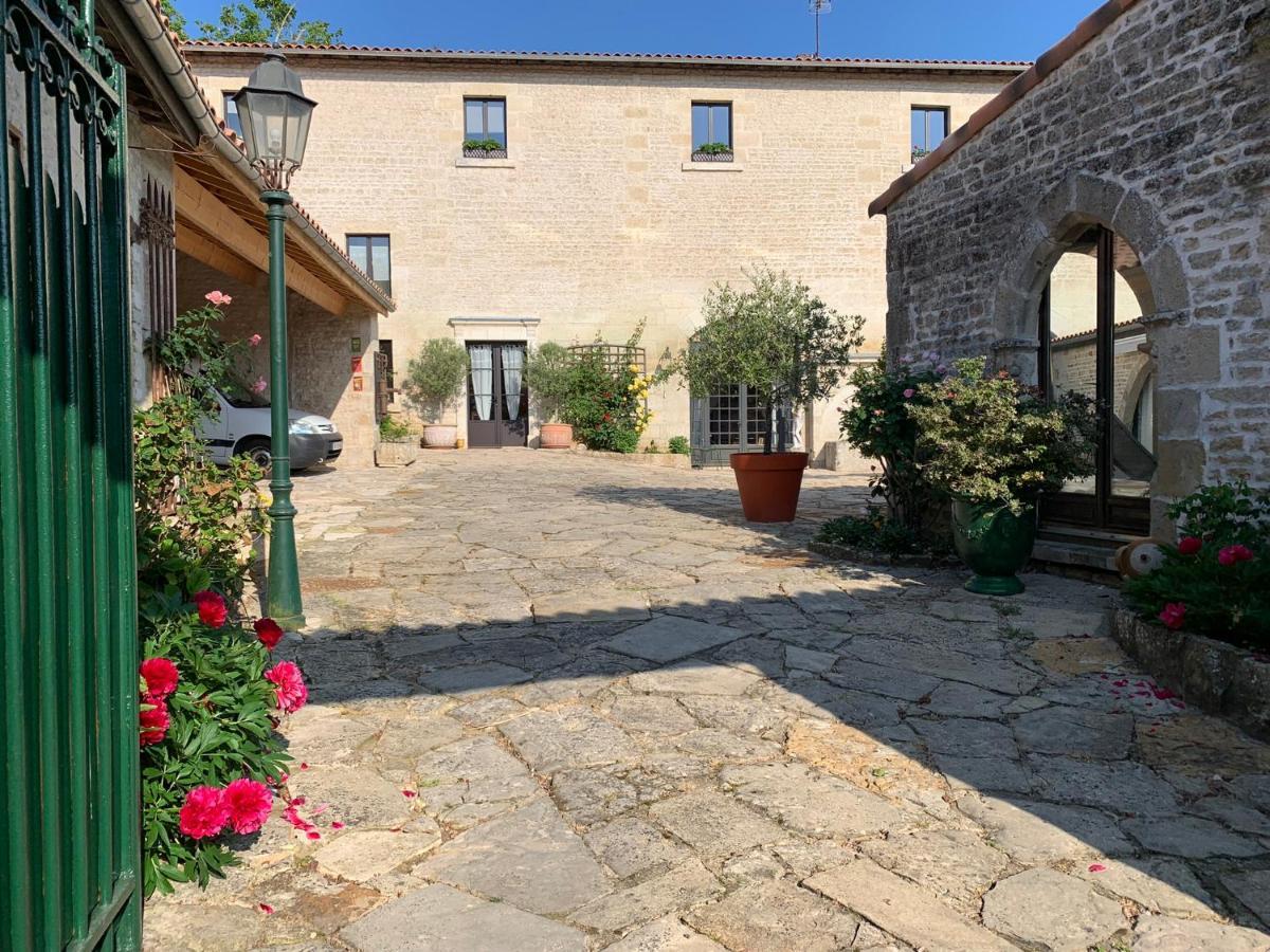 Logis De La Roche - Niort - Chauray Hotel Exterior photo