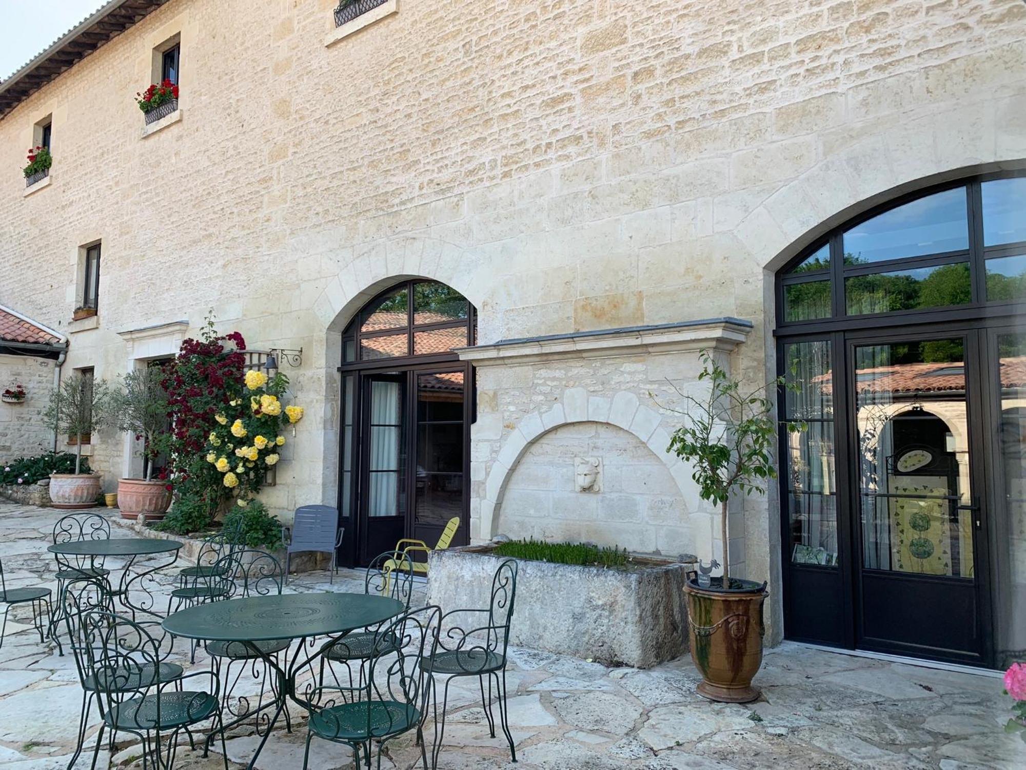 Logis De La Roche - Niort - Chauray Hotel Exterior photo